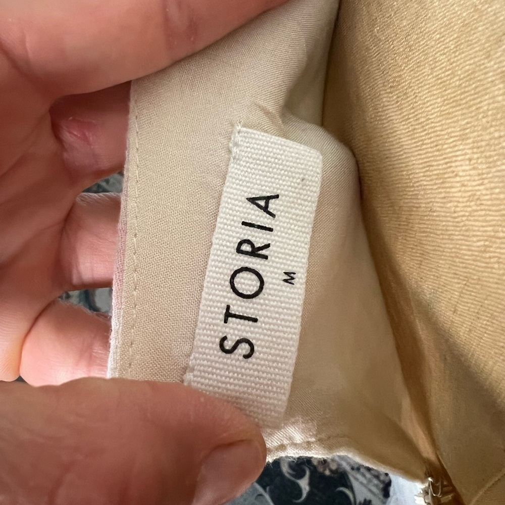 Storia “Vici Chelsea ruffle dress” medium with belt - Picture 8 of 9